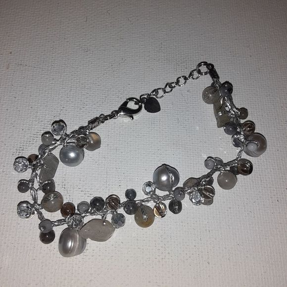 🍁faux pearl and glass bead bracelet - Picture 2 of 5
